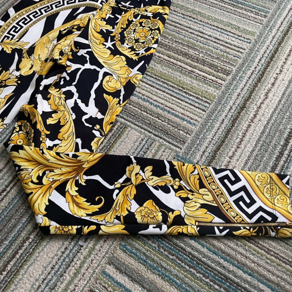 Versace - Picture 5 of 5
